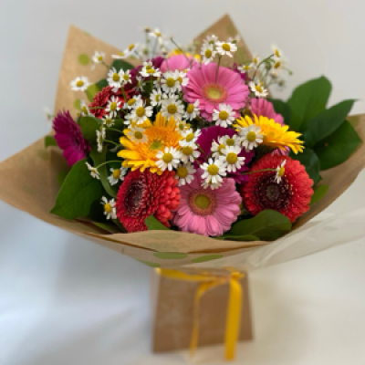 Germini Mix - A beautiful seasonal mix  of Germini. Warmth, colour and joy — the essence of autumn, beautifully arranged in a gift box.